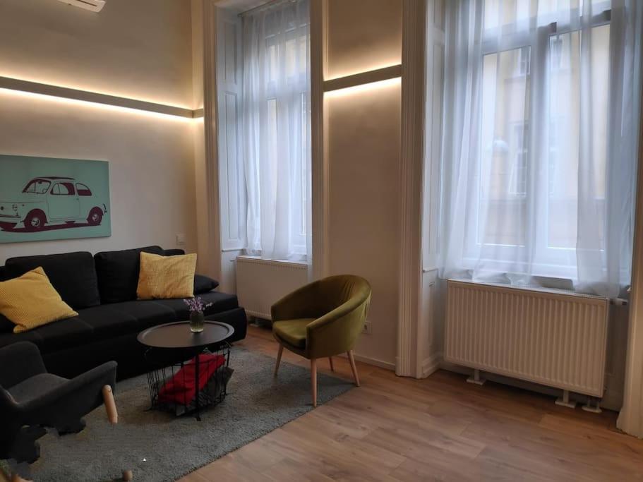 Luxury New-3bdr 3bth Sauna!city Center Apartament *