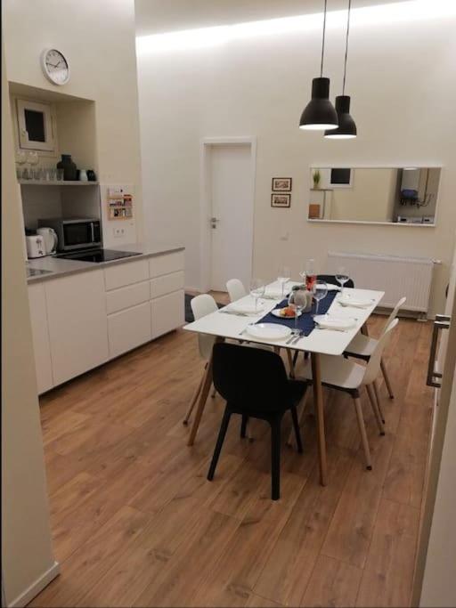 Luxury New-3bdr 3bth Sauna!city Center * Budapesta